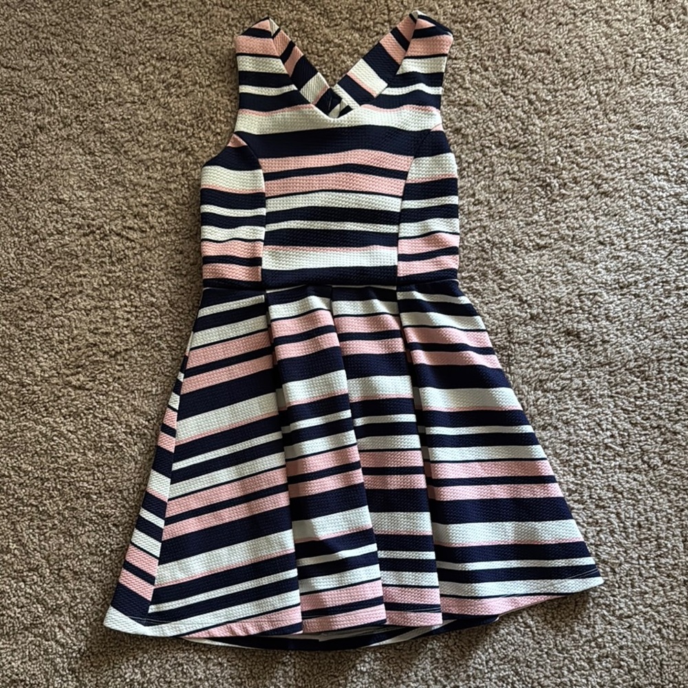 💜 3 for $10 Zunie Black and White Pleated Fit and Flare Dress